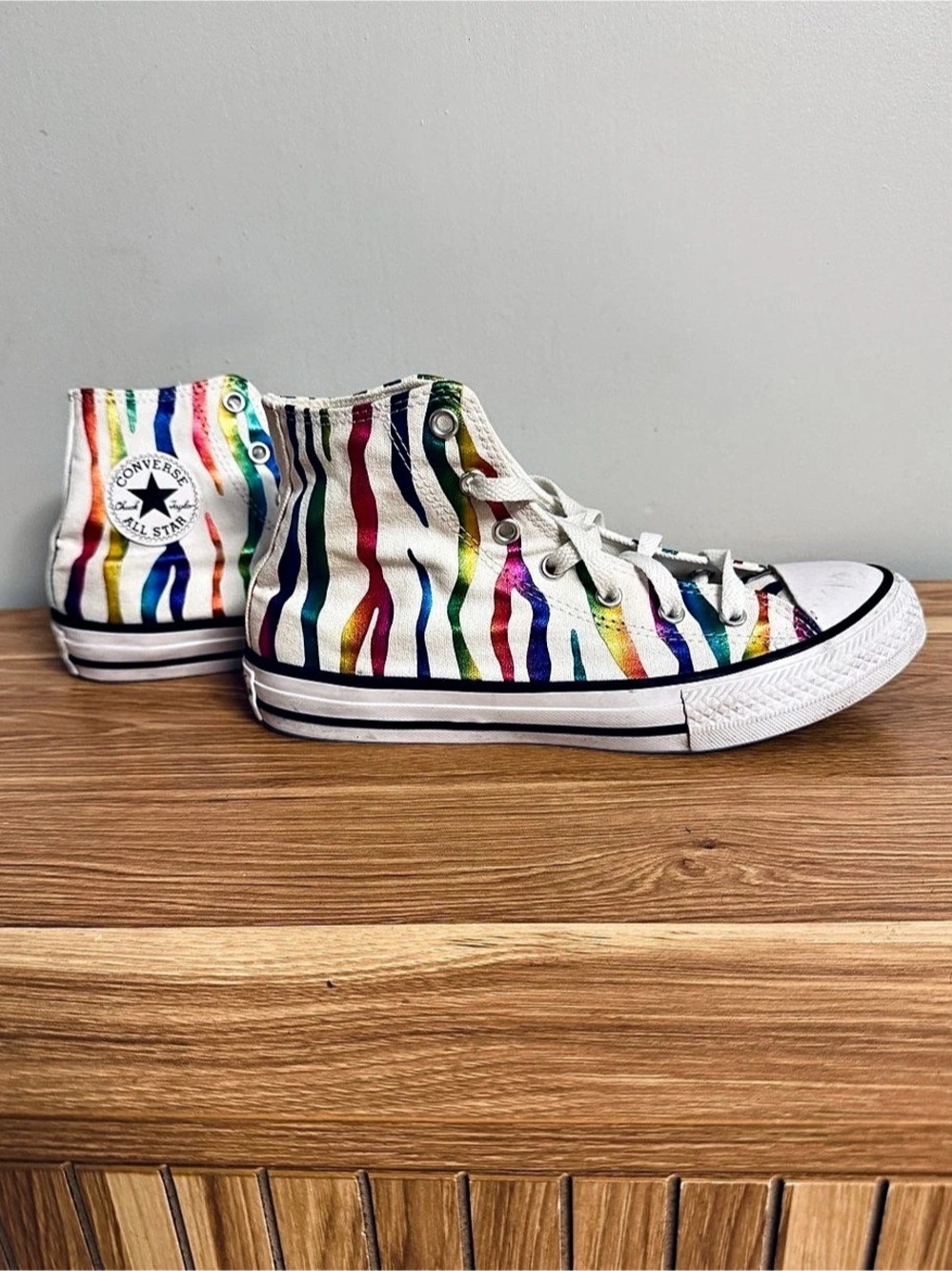 Converse Chuck Taylor High Sneakers Zebra Metallic Rainbow Stripes Y 5 / W 6.5